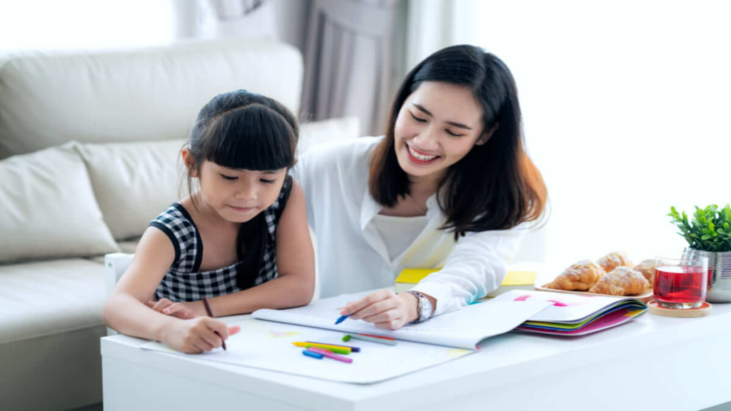 Học tiếng Anh 1 kèm 1 giúp bé có cơ hội thực hành kỹ năng giao tiếp