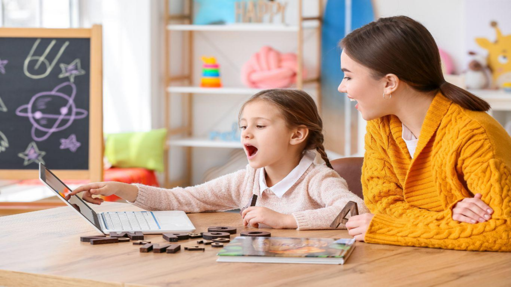 Làm sao để tận dụng tốt sách tiếng Anh lớp 1 Smart Start giúp bé phát âm chuẩn?