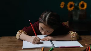 قواعد الإنجليزية للأطفال حسب العمر: ما الذي ينبغي أن يتقنه الطفل من 6 إلى 12 سنة؟