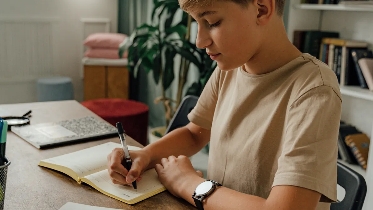 من أصوات الحروف إلى الإملاء: خطة Phonics للأطفال الناطقين بالعربية